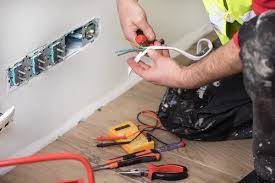 Notre expertise en électricité générale nous permet de répondre à tous vos besoins, que ce soit pour l'installation, la rénovation ou la maintenance électrique. Nous garantissons des solutions fiables et sécurisées, assurant un fonctionnement optimal de vos installations électriques.
